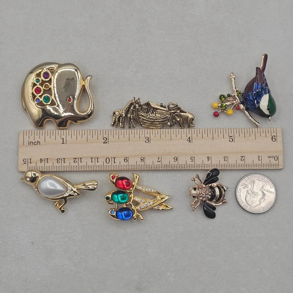 Rhinestone Enamel Animal Brooch Lot Giraffe Elephant Bee Bird 7pc Vintage Modern